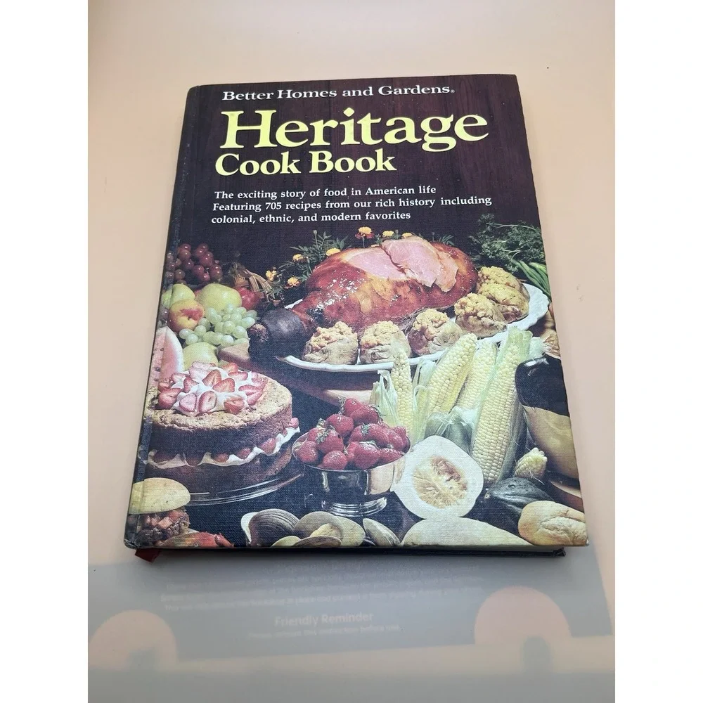 Better Homes and Gardens Heritage Cook Book Hardcover 705 Recipes Vintage 1975